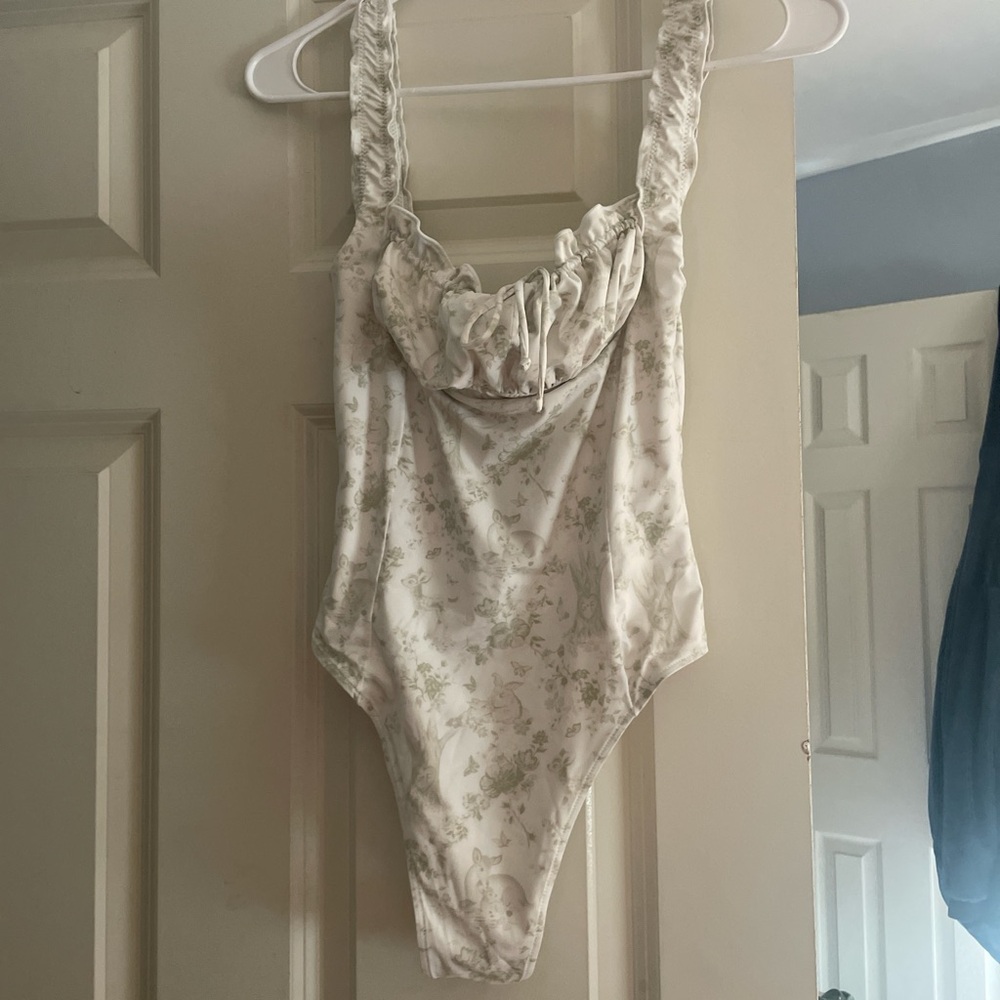 Frankie’s bikinis x Gigi hadid one peice